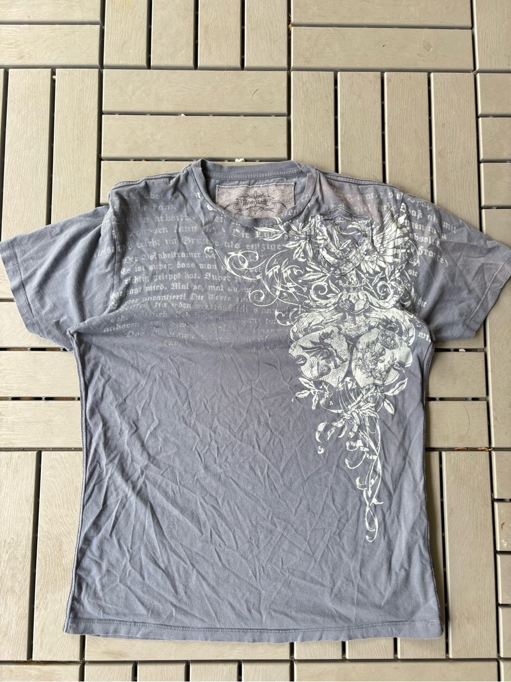 Third Rail 2000s Heraldic graphic T shirt